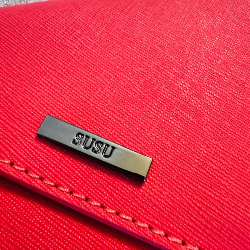 Red Envelope Crossbody Clutch Bag with Chain Strap - Picture 11 of 11